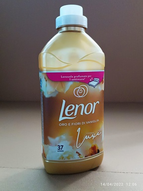 LENOR AMMORBIDENTE CONCENTRATO ORO e FIORI DI VANIGLIA 37 LAVAGGI 925 ML
